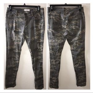 Women’s Camo print jeans